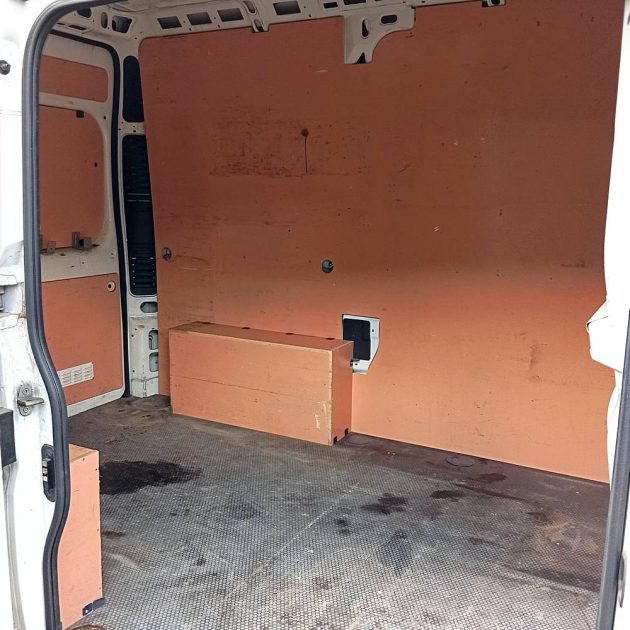 Peugeot Boxer 330 L1H2 Asphalt – 135 900 km – 11 250 HT